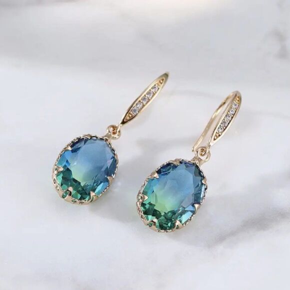🔅🆕🔅 Chic Oval Green Gemstone 18K Gold Plated Drop Earrings✨ - Picture 5 of 11